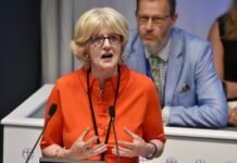 Synod receives landmark report on trust