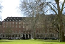 Cut dioceses and restore parish authority, Church of England report urges
